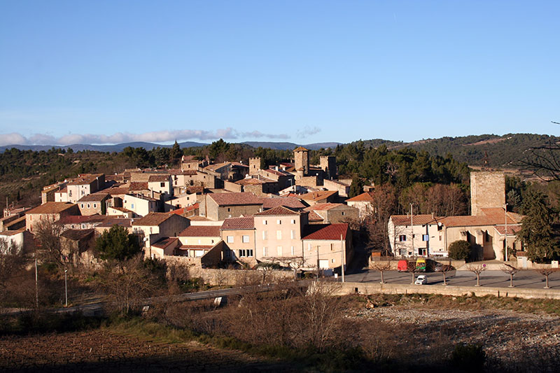 Vue du bourg de la commune d'Agel