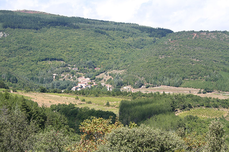 Vue du Bourg de la commune de Cassagnoles