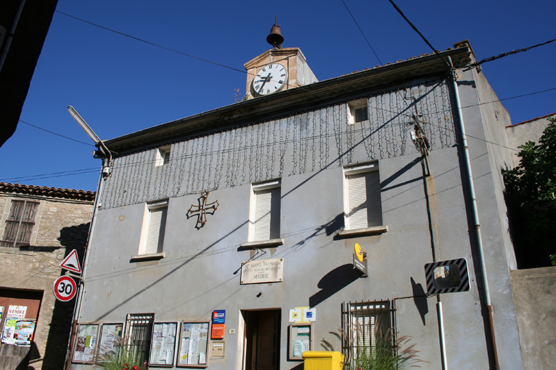 Vue de la Mairie de la commune d'Aigne