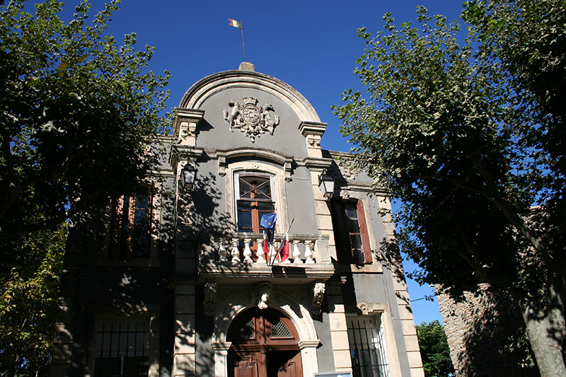 Vue de la Mairie d'Azillanet