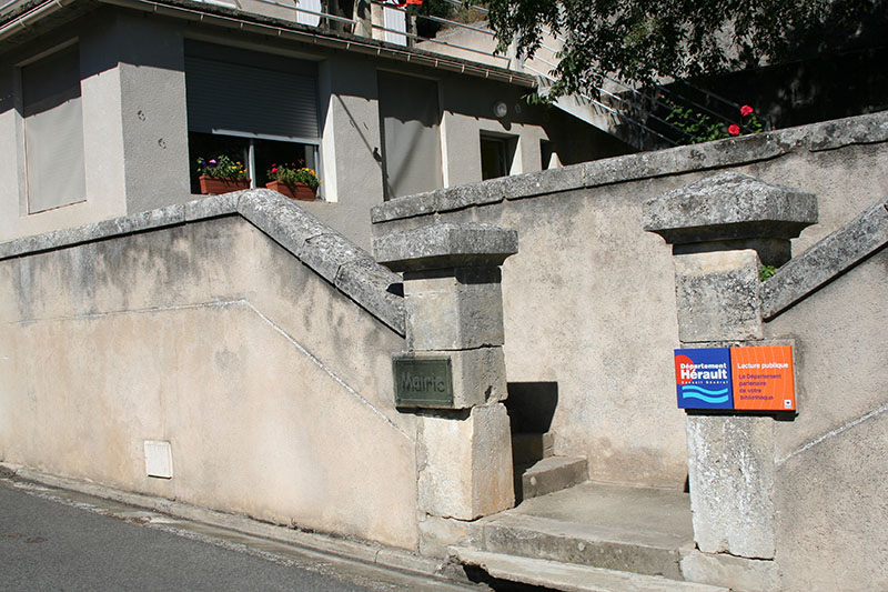 Vue de la Mairie de Cassagnoles