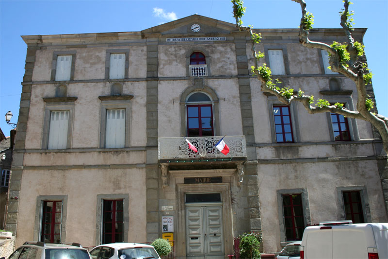 Vue de la mairie de la commune de Caune-Minervois