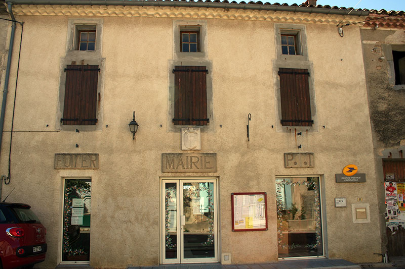 Vue de la Mairie de Cesseras
