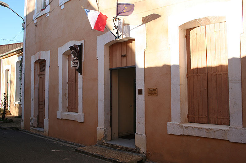 Vue de la Mairie de Montouliers